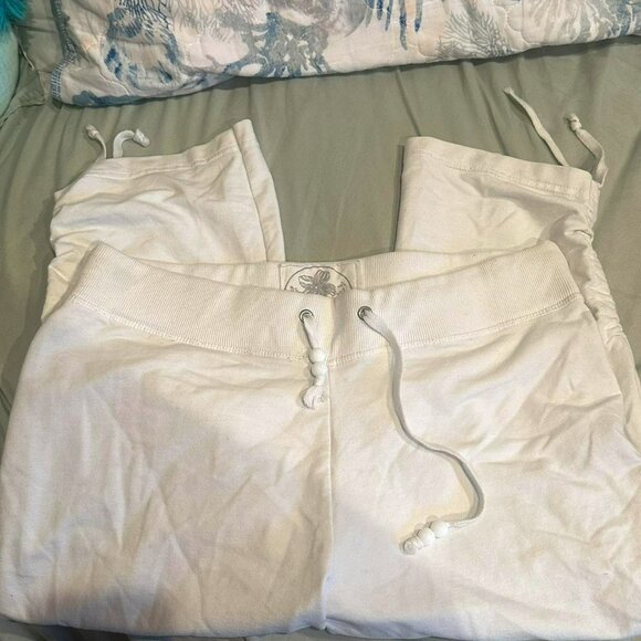 Y2K VINTAGE HAWAIIAN WHITE CAPRI SWEATPANTS - Picture 1 of 5